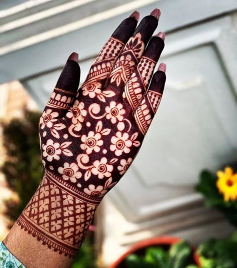 Easy Front Hand Floral Mehndi